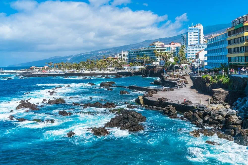 Puerto de la Cruz: obala i šetnica uz ocean, Tenerife