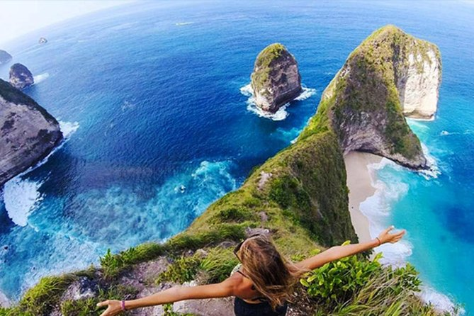 Nusa Penida, plaža Kelingking u obliku tiranosaurusa s tirkiznim oceanom i strmim klifovima